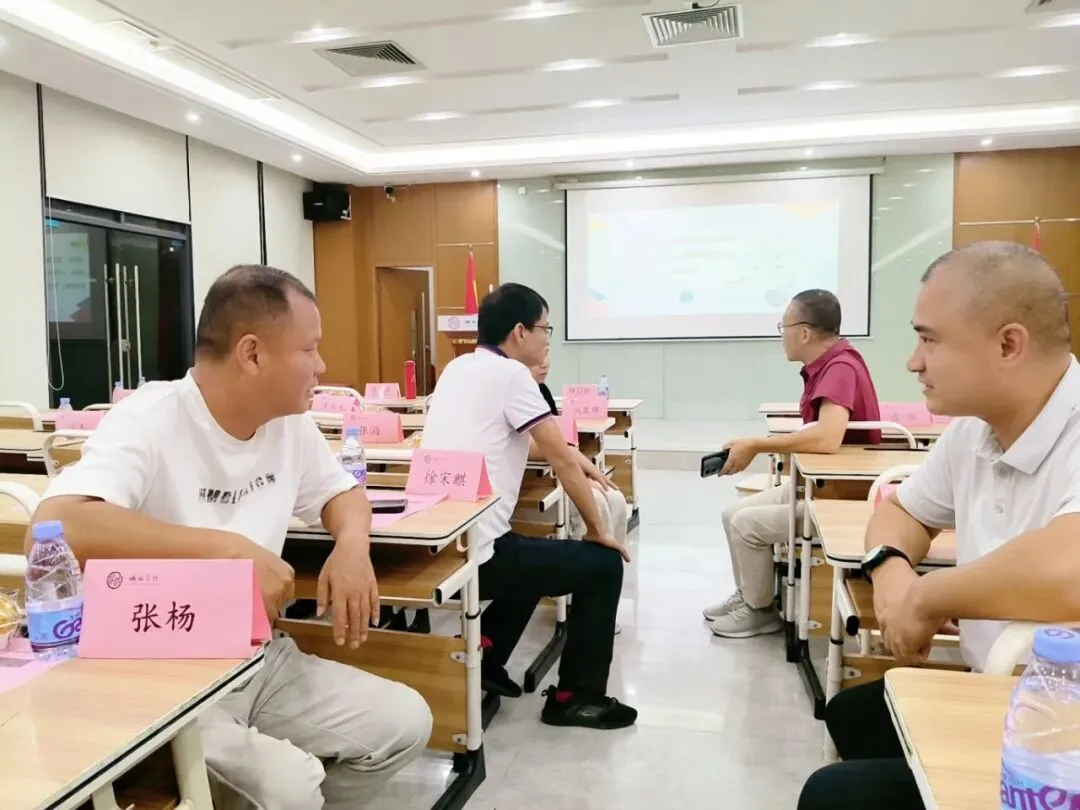 逐梦中考,展翼未来——诚铭学校召开2026年秋季九年级家长会-第9张图片-四季读书网 逐梦中考,展翼未来——诚铭学校召开2026年秋季九年级家长会-第9张图片-四季读书网
