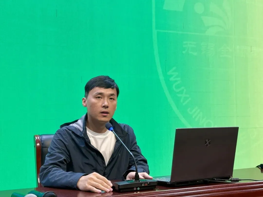 家校同心聚力,携手备战中考——惠山金桥初中2026年初三年级家长会圆满举行-第12张图片-四季读书网 家校同心聚力,携手备战中考——惠山金桥初中2026年初三年级家长会圆满举行-第12张图片-四季读书网