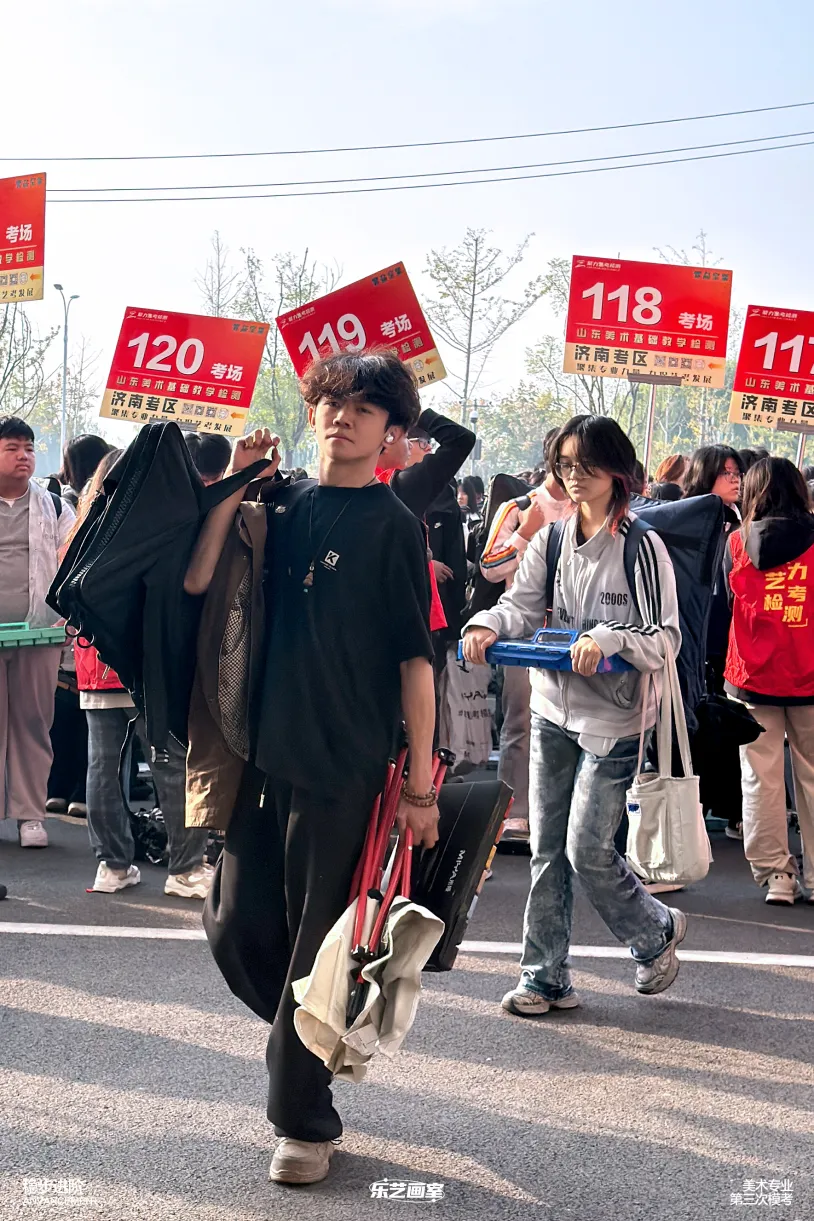 乐艺画室2026第三次模拟考试纪实-第13张图片-四季读书网 乐艺画室2026第三次模拟考试纪实-第13张图片-四季读书网