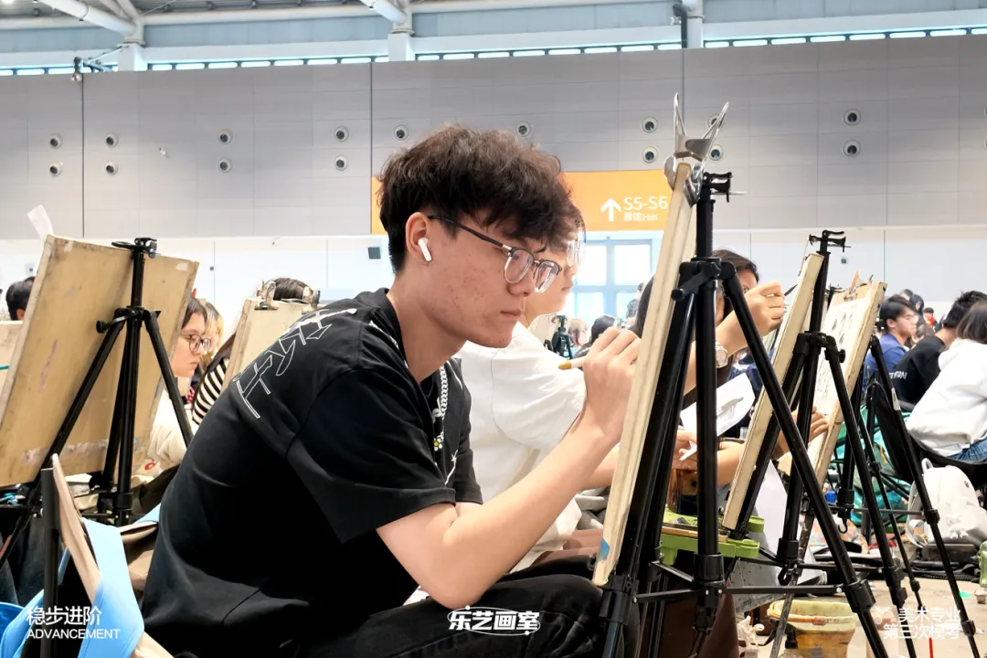 乐艺画室2026第三次模拟考试纪实-第26张图片-四季读书网 乐艺画室2026第三次模拟考试纪实-第26张图片-四季读书网