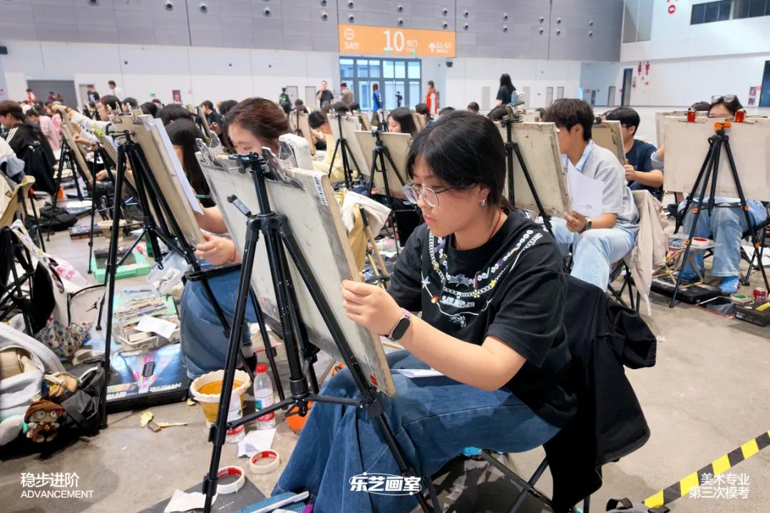 乐艺画室2026第三次模拟考试纪实-第27张图片-四季读书网 乐艺画室2026第三次模拟考试纪实-第27张图片-四季读书网