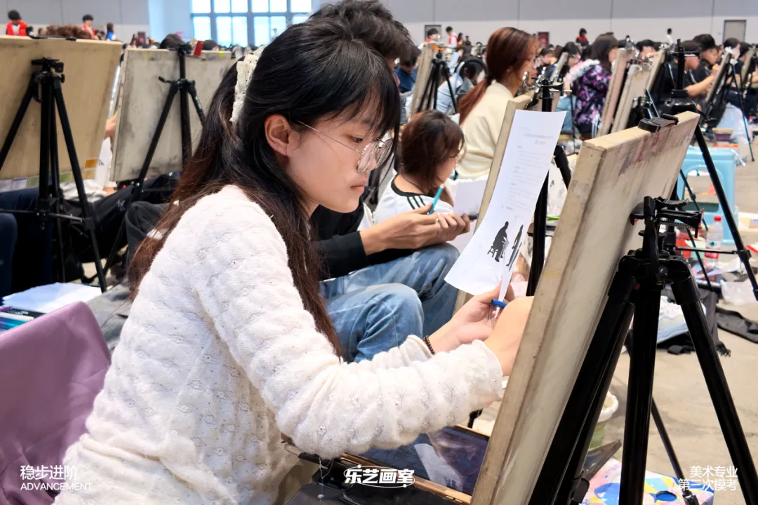 乐艺画室2026第三次模拟考试纪实-第28张图片-四季读书网 乐艺画室2026第三次模拟考试纪实-第28张图片-四季读书网