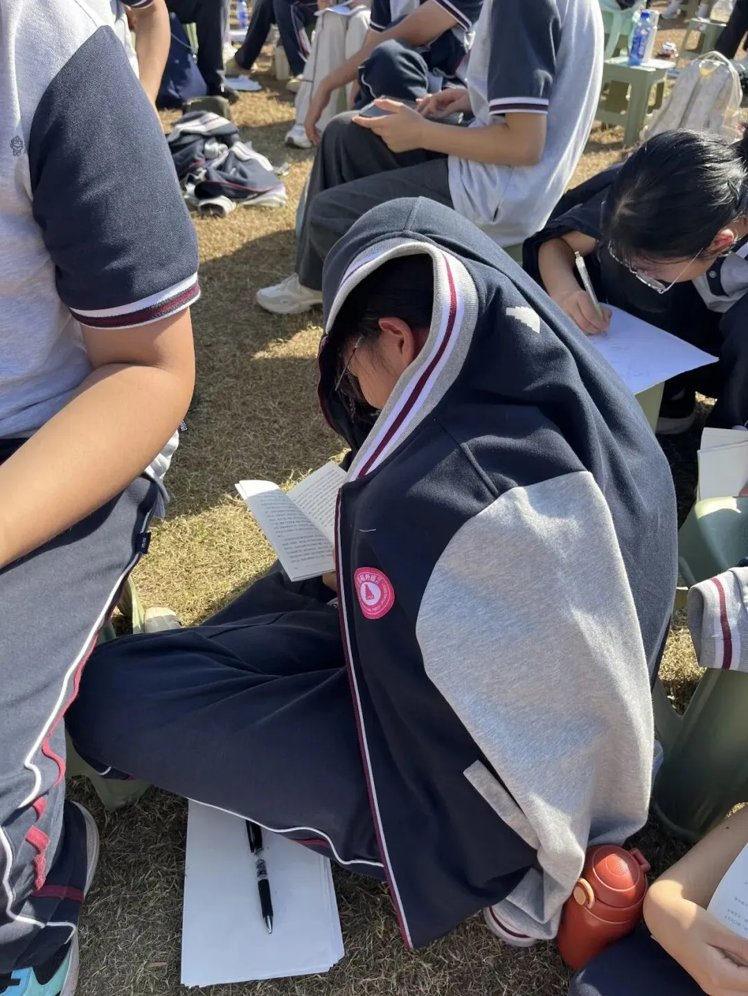 初二1班 开学点滴:把新教室住成“家”-第26张图片-四季读书网