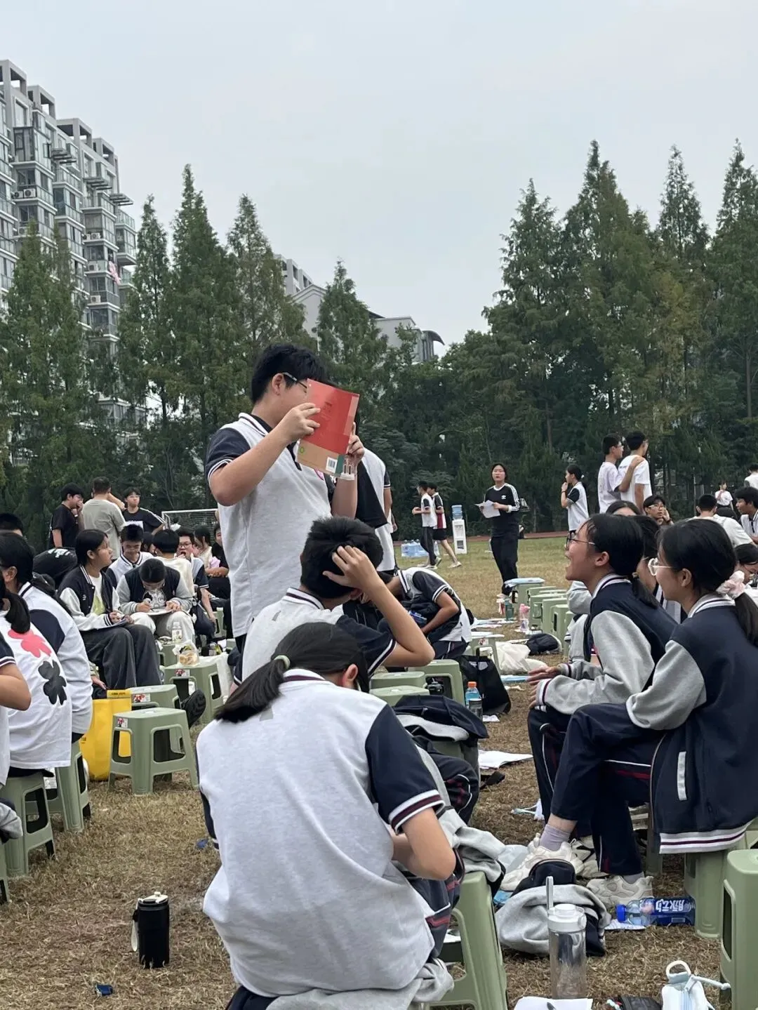 初二1班 开学点滴:把新教室住成“家”-第27张图片-四季读书网