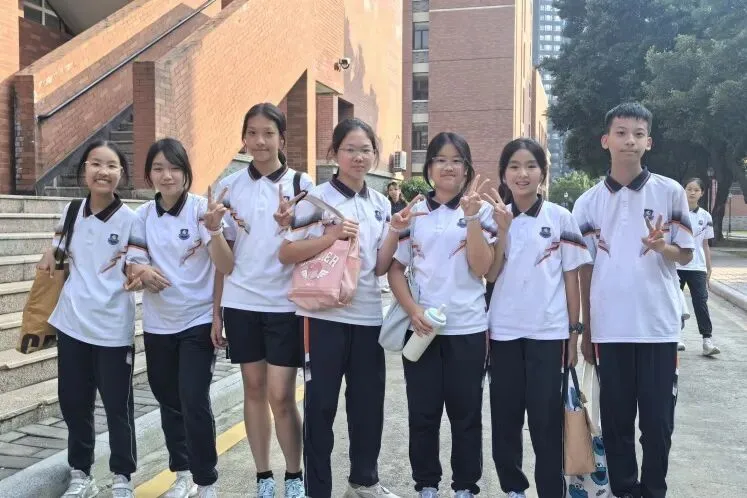 初一6班 | 第五届游泳运动会风采-第19张图片-四季读书网