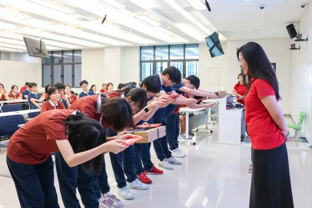 薪火相传启新程,师徒同心战高考|高三年级导师制拜师仪式-第13张图片-四季读书网