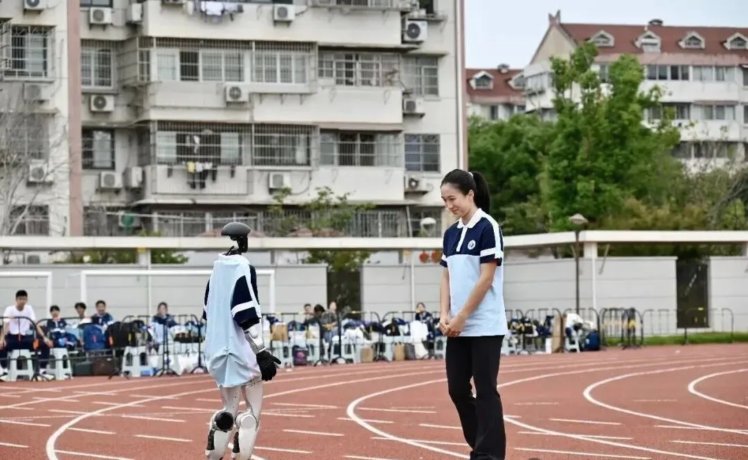 陈妤颉回效实中学:校纪录是亚运成绩,高考目标是“不出省不出市”-第4张图片-四季读书网 陈妤颉回效实中学:校纪录是亚运成绩,高考目标是“不出省不出市”-第4张图片-四季读书网