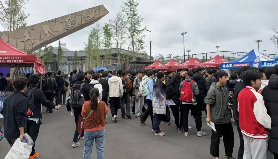 四川高考报名即将开始,现在换体育专项有必要吗?-第2张图片-四季读书网 四川高考报名即将开始,现在换体育专项有必要吗?-第2张图片-四季读书网
