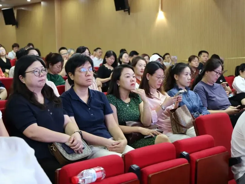 精准施策明方向 凝心聚力战初三-第17张图片-四季读书网