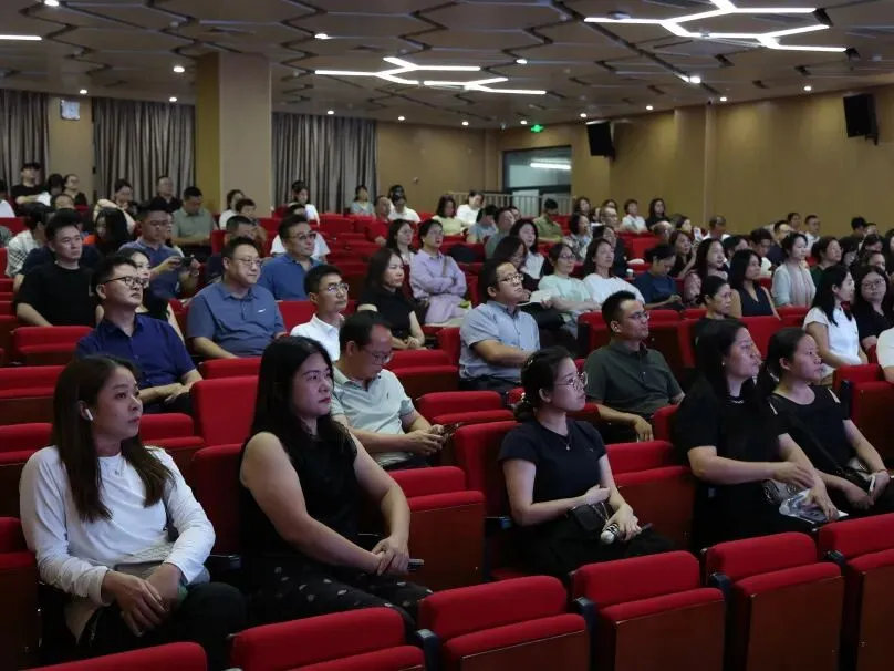 精准施策明方向 凝心聚力战初三-第18张图片-四季读书网