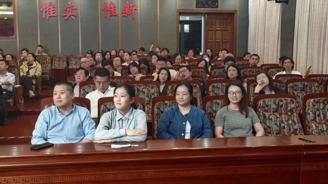 【课程教学】凝心聚力,圆梦中考——初三年级家长会-第11张图片-四季读书网