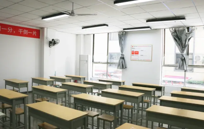 西安成才补习学校|初三全日制冲刺集训小班,深耕陕西中考辅导三十余年-第9张图片-四季读书网 西安成才补习学校|初三全日制冲刺集训小班,深耕陕西中考辅导三十余年-第9张图片-四季读书网