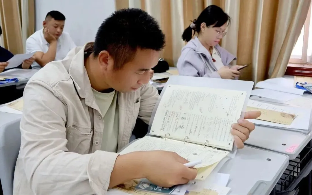 【启柱•家校】携手共进 圆梦中考——启柱中学家长学校 “开讲啦!” 活动圆满举行-第8张图片-四季读书网 【启柱•家校】携手共进 圆梦中考——启柱中学家长学校 “开讲啦!” 活动圆满举行-第8张图片-四季读书网