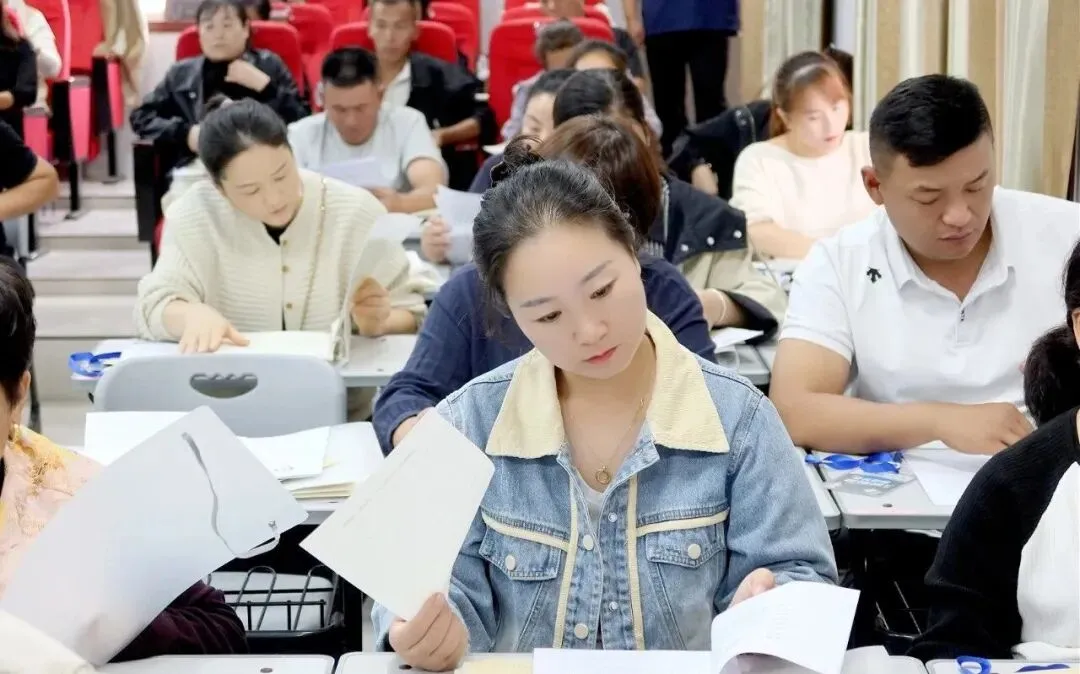 【启柱•家校】携手共进 圆梦中考——启柱中学家长学校 “开讲啦!” 活动圆满举行-第14张图片-四季读书网 【启柱•家校】携手共进 圆梦中考——启柱中学家长学校 “开讲啦!” 活动圆满举行-第14张图片-四季读书网