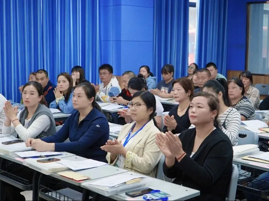【启柱•家校】携手共进 圆梦中考——启柱中学家长学校 “开讲啦!” 活动圆满举行-第16张图片-四季读书网 【启柱•家校】携手共进 圆梦中考——启柱中学家长学校 “开讲啦!” 活动圆满举行-第16张图片-四季读书网