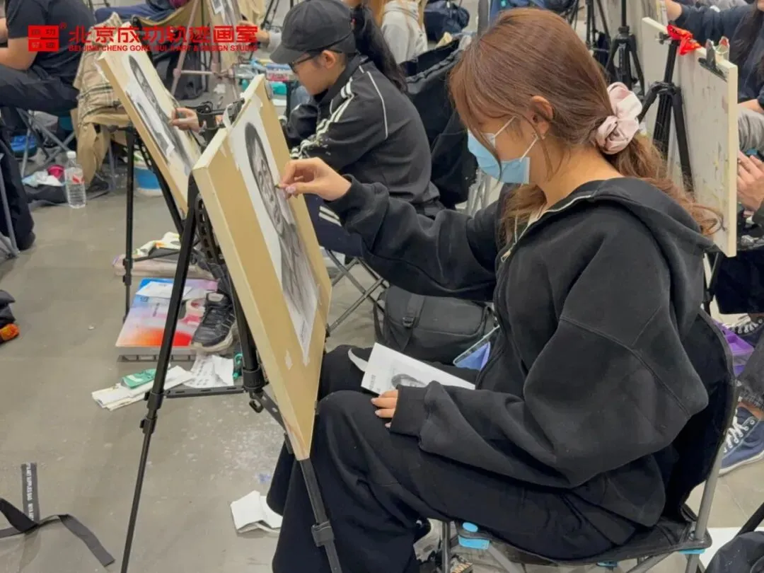 成功轨迹带队模考|征战美联模考第8届北京美术联测二模!万人同台试炼,执笔奔赴联考战场!-第41张图片-四季读书网 成功轨迹带队模考|征战美联模考第8届北京美术联测二模!万人同台试炼,执笔奔赴联考战场!-第41张图片-四季读书网