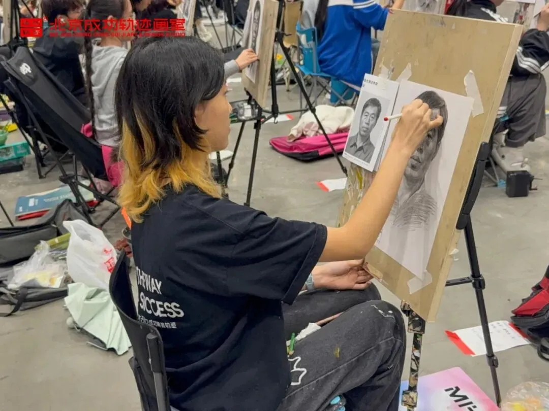 成功轨迹带队模考|征战美联模考第8届北京美术联测二模!万人同台试炼,执笔奔赴联考战场!-第45张图片-四季读书网 成功轨迹带队模考|征战美联模考第8届北京美术联测二模!万人同台试炼,执笔奔赴联考战场!-第45张图片-四季读书网