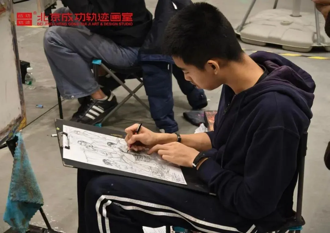 成功轨迹带队模考|征战美联模考第8届北京美术联测二模!万人同台试炼,执笔奔赴联考战场!-第59张图片-四季读书网 成功轨迹带队模考|征战美联模考第8届北京美术联测二模!万人同台试炼,执笔奔赴联考战场!-第59张图片-四季读书网