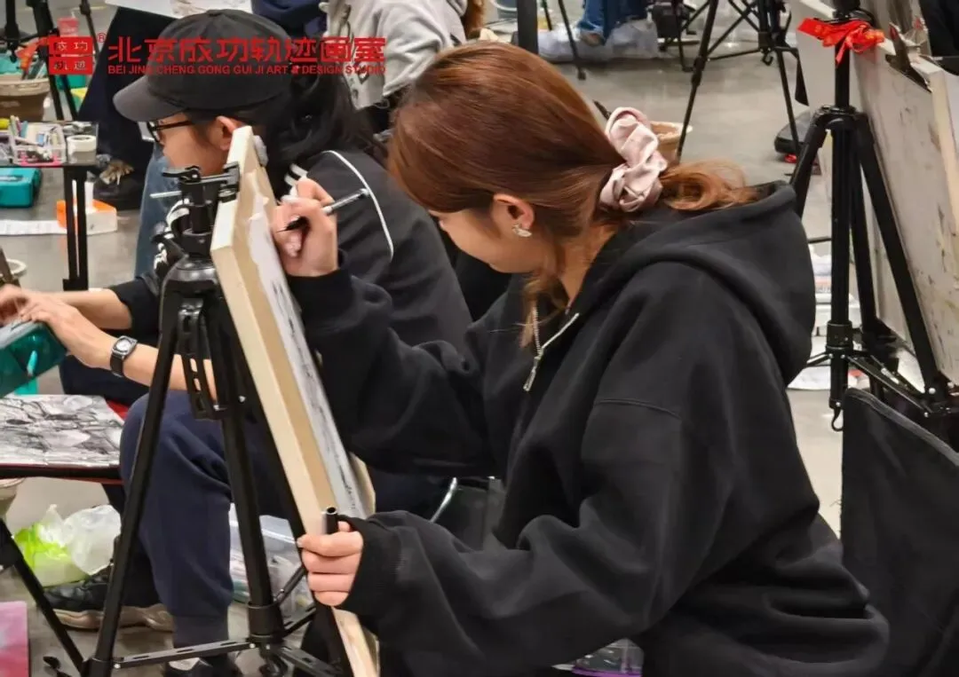 成功轨迹带队模考|征战美联模考第8届北京美术联测二模!万人同台试炼,执笔奔赴联考战场!-第62张图片-四季读书网 成功轨迹带队模考|征战美联模考第8届北京美术联测二模!万人同台试炼,执笔奔赴联考战场!-第62张图片-四季读书网