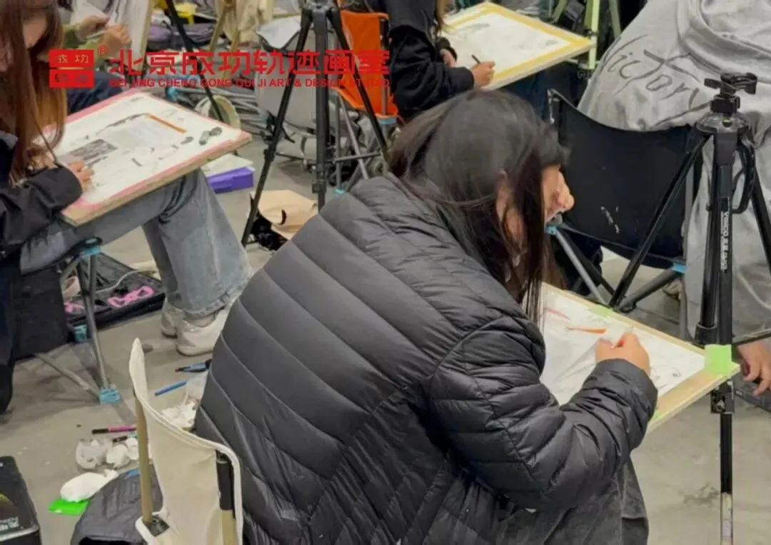 成功轨迹带队模考|征战美联模考第8届北京美术联测二模!万人同台试炼,执笔奔赴联考战场!-第68张图片-四季读书网 成功轨迹带队模考|征战美联模考第8届北京美术联测二模!万人同台试炼,执笔奔赴联考战场!-第68张图片-四季读书网