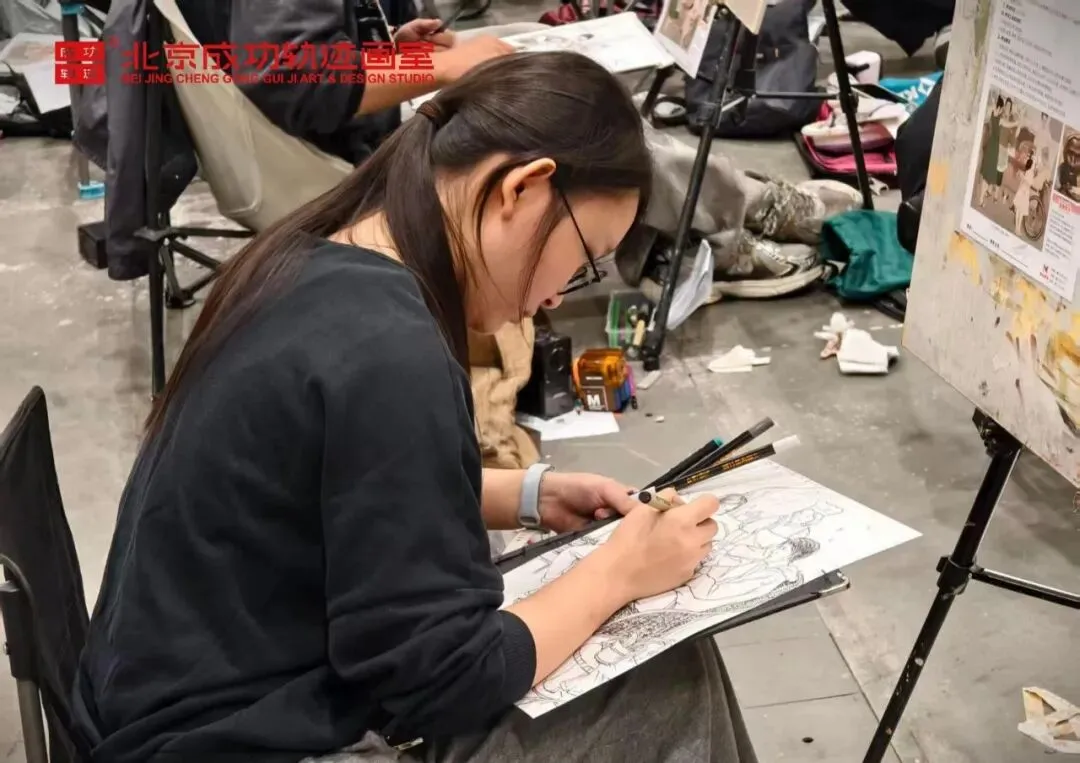 成功轨迹带队模考|征战美联模考第8届北京美术联测二模!万人同台试炼,执笔奔赴联考战场!-第71张图片-四季读书网 成功轨迹带队模考|征战美联模考第8届北京美术联测二模!万人同台试炼,执笔奔赴联考战场!-第71张图片-四季读书网
