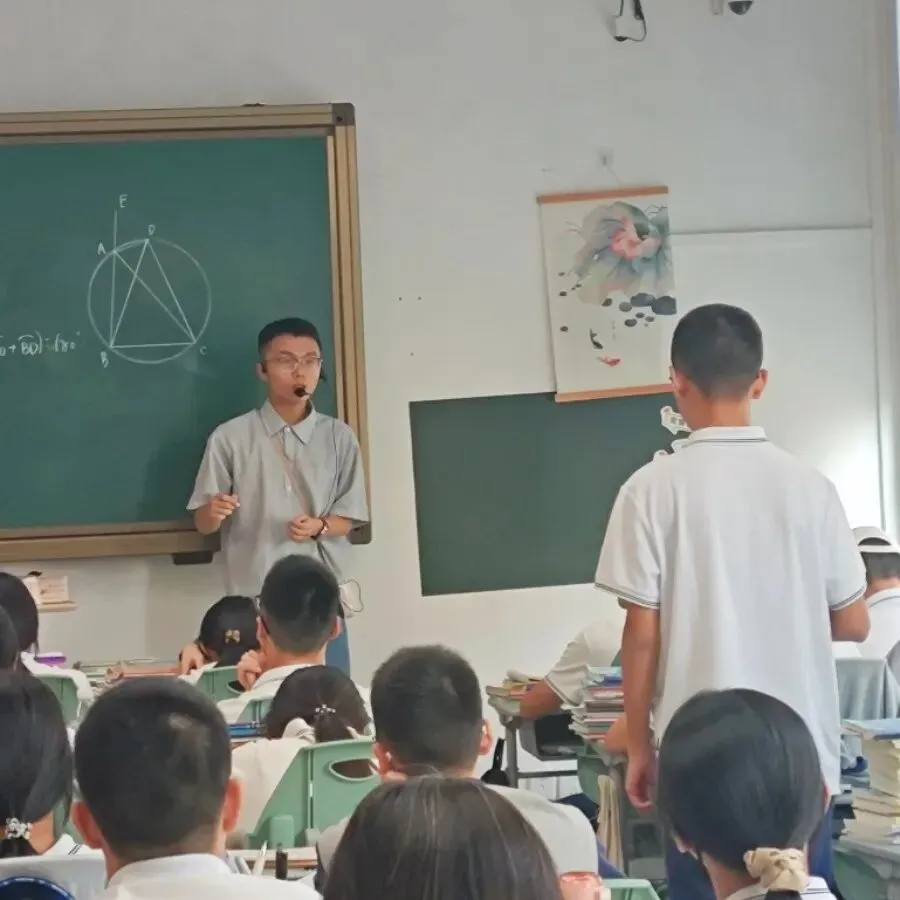 君峰·力行|对症施策定方略 多科共研战中考——区教育研究院莅临我校开展多学科教学调研指导-第11张图片-四季读书网 君峰·力行|对症施策定方略 多科共研战中考——区教育研究院莅临我校开展多学科教学调研指导-第11张图片-四季读书网