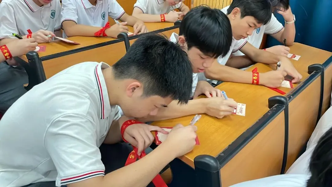 今天,他们写下青春承诺;2027中考,静待花开-第15张图片-四季读书网 今天,他们写下青春承诺;2027中考,静待花开-第15张图片-四季读书网