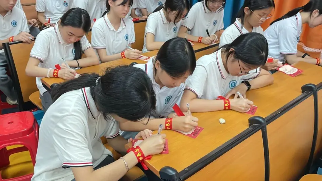 今天,他们写下青春承诺;2027中考,静待花开-第17张图片-四季读书网 今天,他们写下青春承诺;2027中考,静待花开-第17张图片-四季读书网