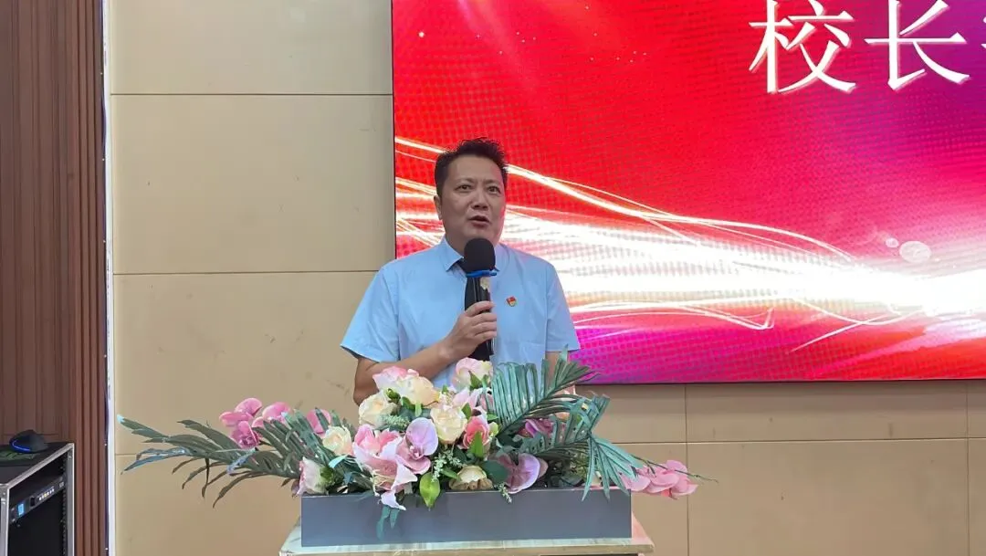 今天,他们写下青春承诺;2027中考,静待花开-第21张图片-四季读书网 今天,他们写下青春承诺;2027中考,静待花开-第21张图片-四季读书网