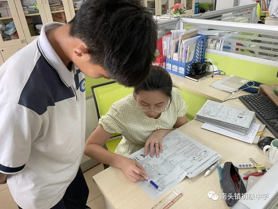 初三数学科组在党史学习教育中深化教书育人-第4张图片-四季读书网