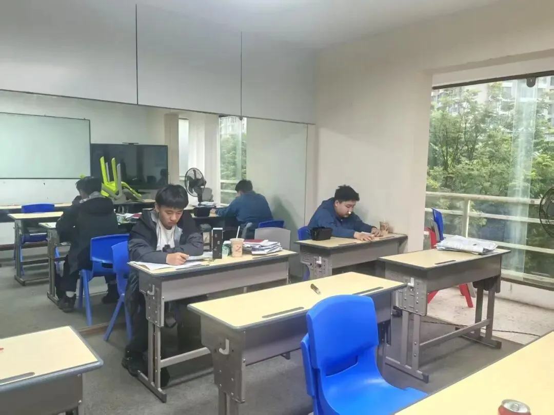 初三全托|锁定中考黄金提分期,全力奔赴理想高中!-第34张图片-四季读书网 初三全托|锁定中考黄金提分期,全力奔赴理想高中!-第34张图片-四季读书网