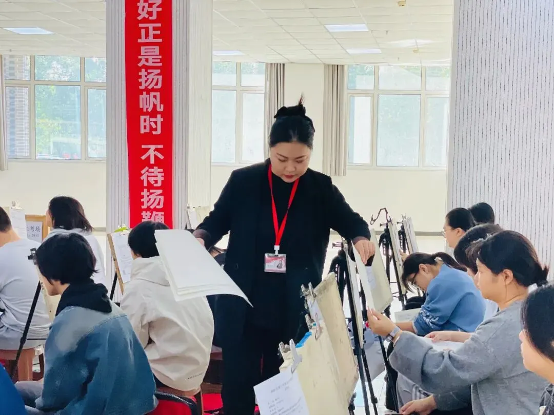 正式开考丨2027届唐山市美术中考首场模拟考试-第21张图片-四季读书网 正式开考丨2027届唐山市美术中考首场模拟考试-第21张图片-四季读书网