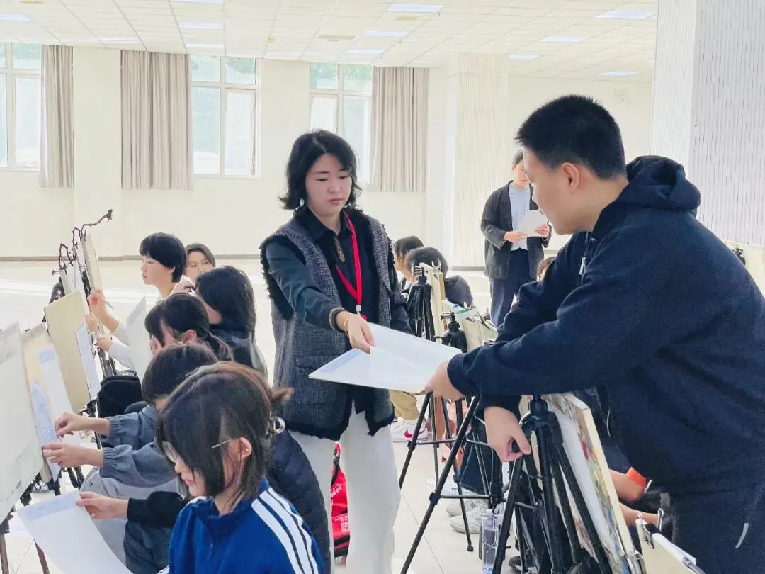 正式开考丨2027届唐山市美术中考首场模拟考试-第22张图片-四季读书网 正式开考丨2027届唐山市美术中考首场模拟考试-第22张图片-四季读书网