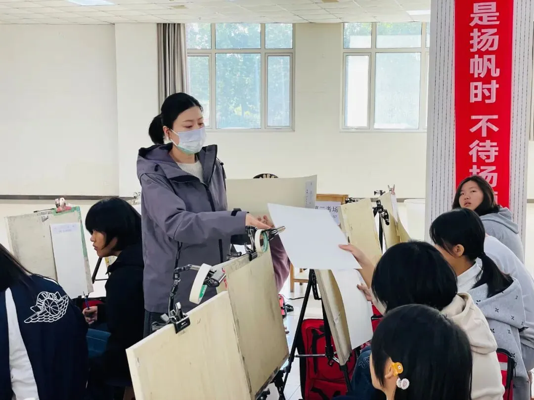 正式开考丨2027届唐山市美术中考首场模拟考试-第23张图片-四季读书网 正式开考丨2027届唐山市美术中考首场模拟考试-第23张图片-四季读书网