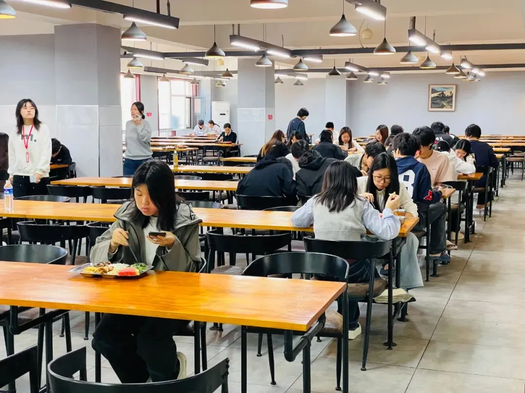 正式开考丨2027届唐山市美术中考首场模拟考试-第45张图片-四季读书网 正式开考丨2027届唐山市美术中考首场模拟考试-第45张图片-四季读书网