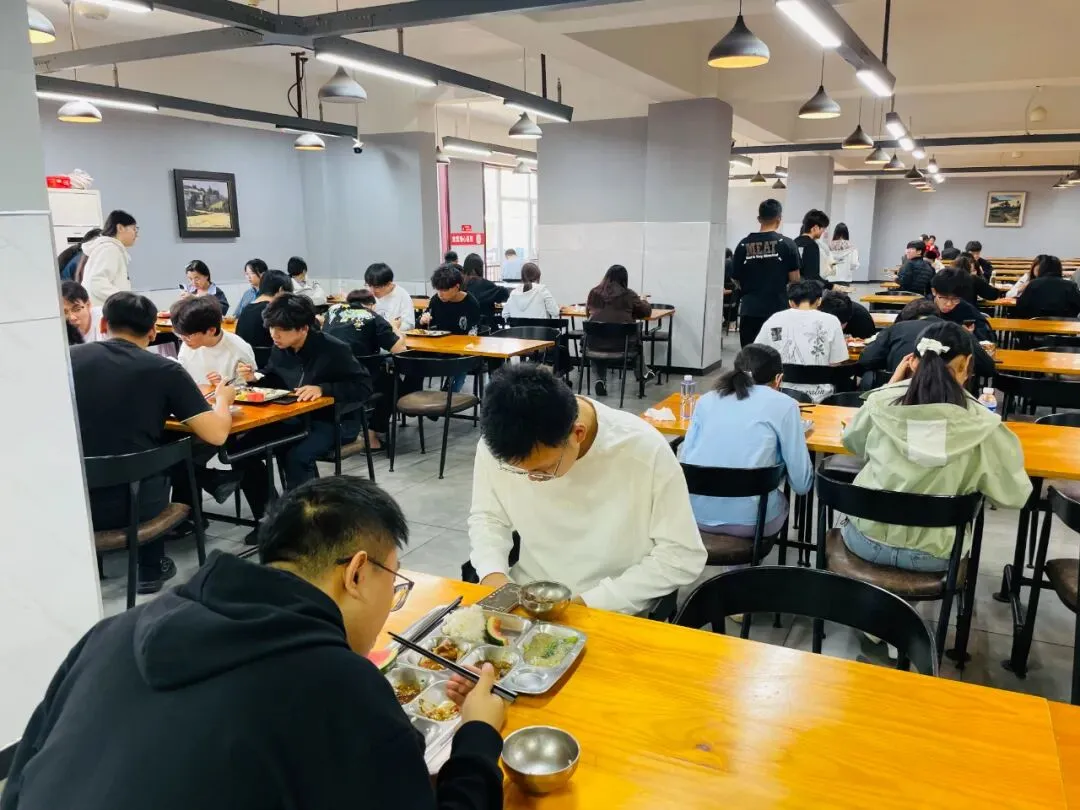 正式开考丨2027届唐山市美术中考首场模拟考试-第47张图片-四季读书网 正式开考丨2027届唐山市美术中考首场模拟考试-第47张图片-四季读书网