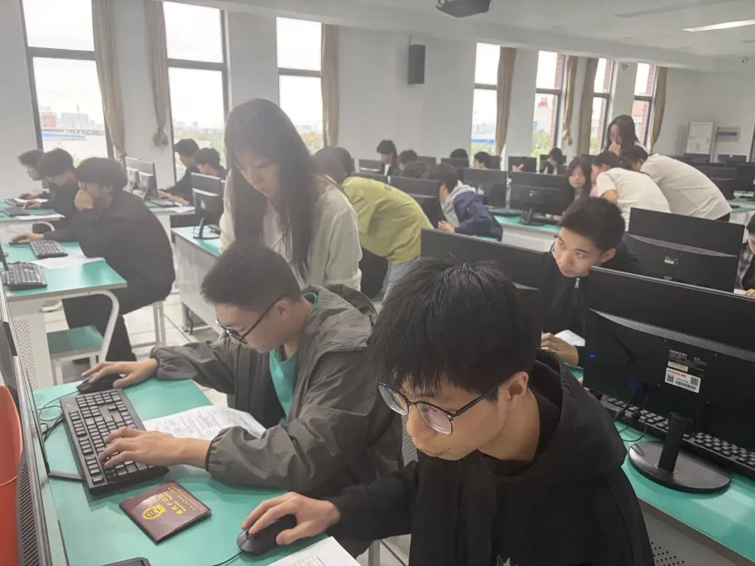 我校有序开展高考线上报名工作-第2张图片-四季读书网