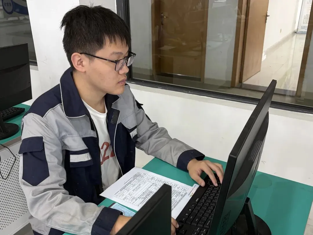 我校有序开展高考线上报名工作-第6张图片-四季读书网