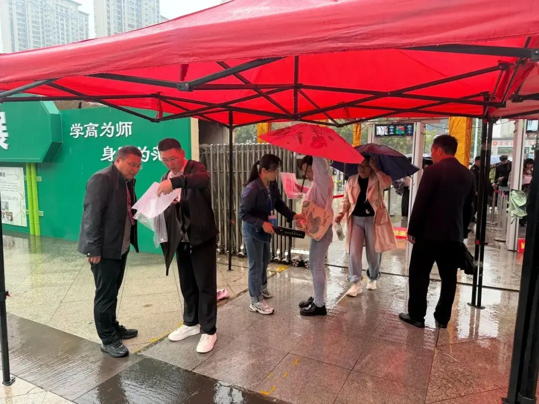 亳州三十一中圆满完成2026年全国成人高考考点工作-第3张图片-四季读书网 亳州三十一中圆满完成2026年全国成人高考考点工作-第3张图片-四季读书网