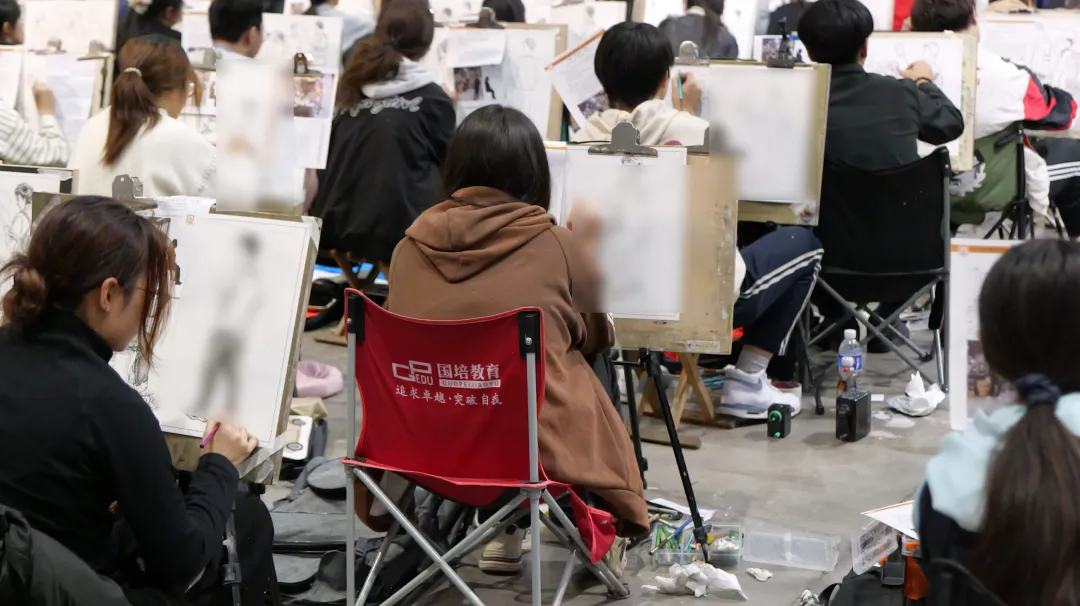 【赢战模考】国培美术第三次模拟考试,提笔逐梦,奋勇争先!-第16张图片-四季读书网 【赢战模考】国培美术第三次模拟考试,提笔逐梦,奋勇争先!-第16张图片-四季读书网