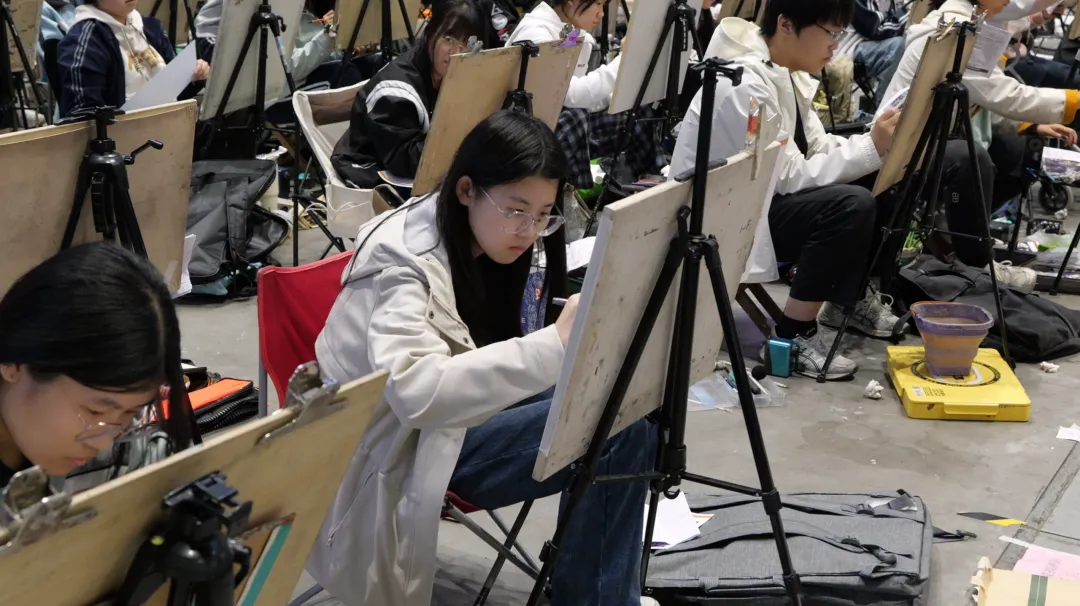 【赢战模考】国培美术第三次模拟考试,提笔逐梦,奋勇争先!-第17张图片-四季读书网 【赢战模考】国培美术第三次模拟考试,提笔逐梦,奋勇争先!-第17张图片-四季读书网
