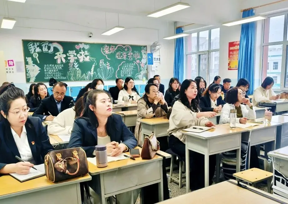 中考归来话中考 研途蓄力共深耕 ——云州初中集团校开展2026年“阅卷反馈”区域融合教研-第44张图片-四季读书网 中考归来话中考 研途蓄力共深耕 ——云州初中集团校开展2026年“阅卷反馈”区域融合教研-第44张图片-四季读书网