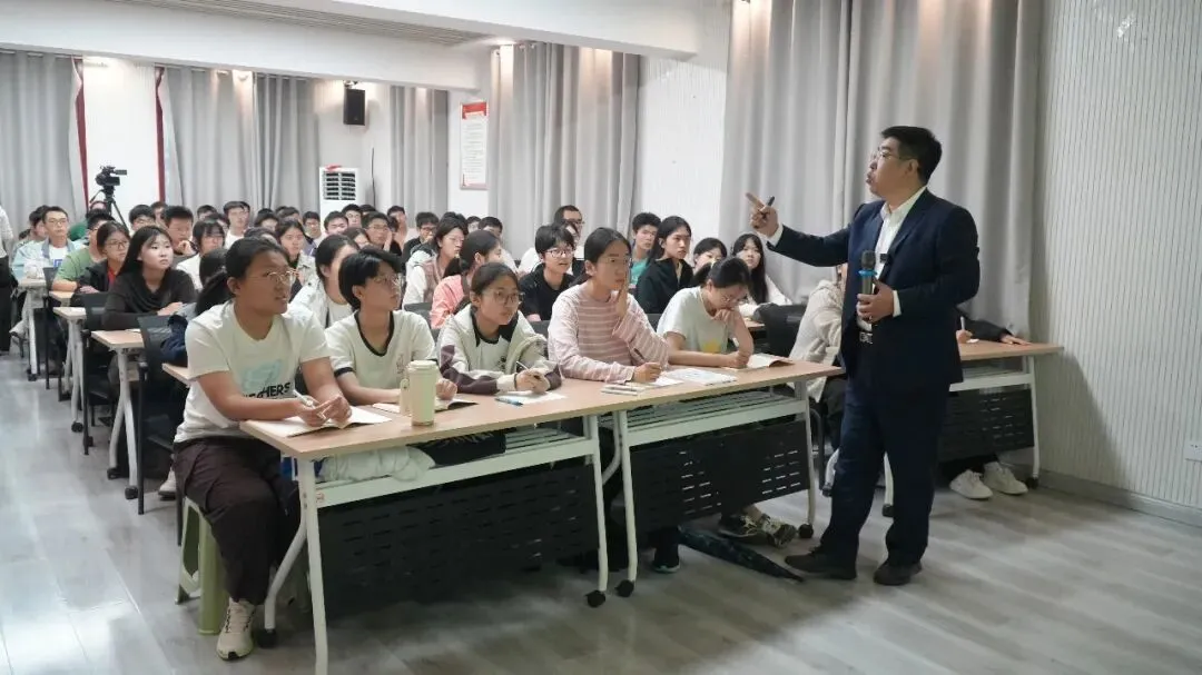 莘县工人文化宫:举办高考赋能公益讲座 助力职工子女备战高考-第5张图片-四季读书网