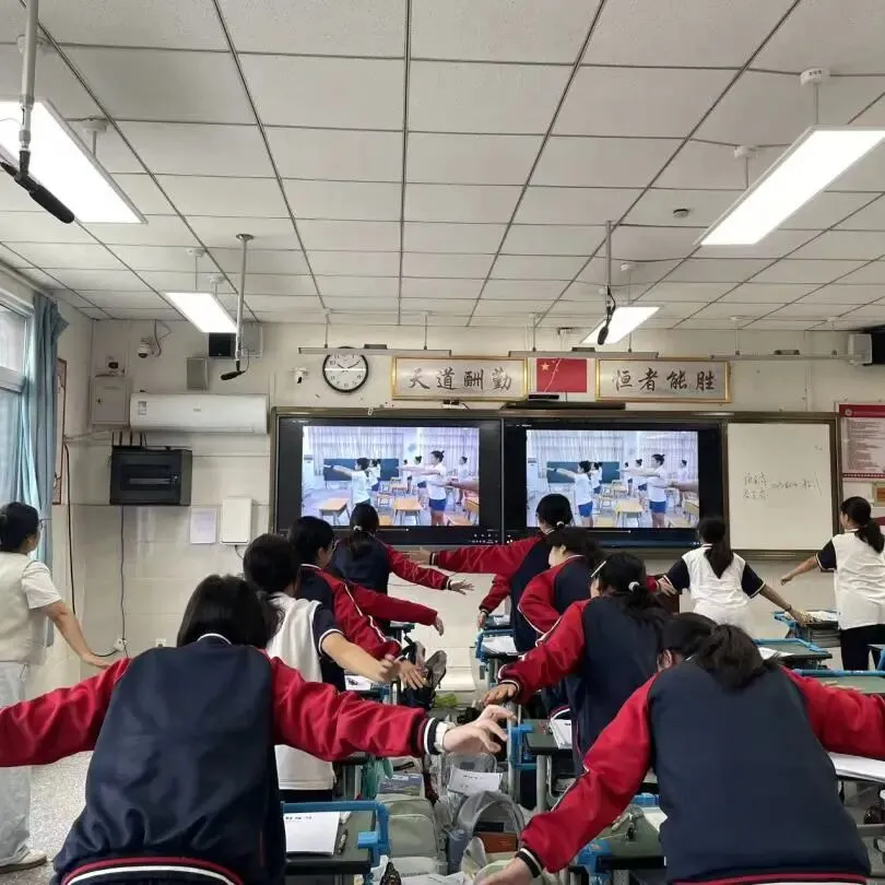 汗水与墨香 都是青春的味道——记初三上学期第七周班史-第3张图片-四季读书网