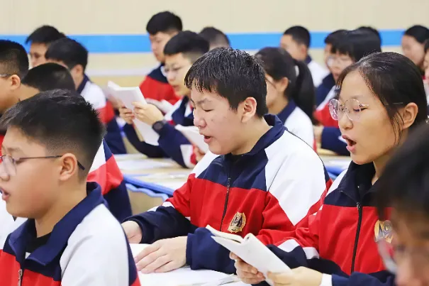 中考只扣9分,杭州学霸陈安睿的“笨办法”打了多少家长的脸?-第4张图片-四季读书网 中考只扣9分,杭州学霸陈安睿的“笨办法”打了多少家长的脸?-第4张图片-四季读书网