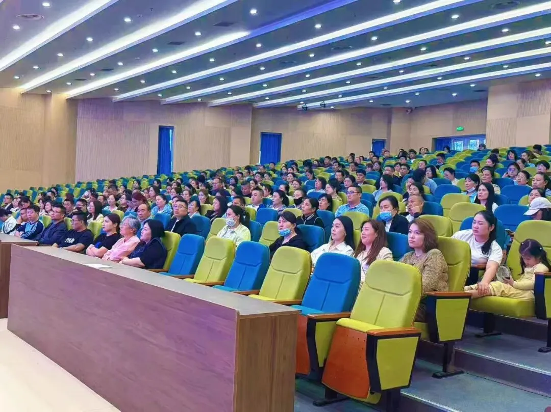 家校同心备中考 聚力冲刺向未来——青岛市城阳区怡海中学九年级冲刺专题家长会-第8张图片-四季读书网 家校同心备中考 聚力冲刺向未来——青岛市城阳区怡海中学九年级冲刺专题家长会-第8张图片-四季读书网