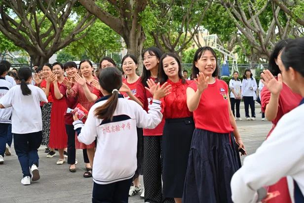 【校园动态】开远一中初三年级隆重举行中考壮行仪式-第23张图片-四季读书网 【校园动态】开远一中初三年级隆重举行中考壮行仪式-第23张图片-四季读书网