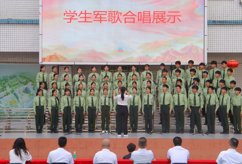 以奋斗赴韶华,凭拼搏赢高考——怀集县职业技术学校隆重举行2027年职教冲刺动员大会-第17张图片-四季读书网 以奋斗赴韶华,凭拼搏赢高考——怀集县职业技术学校隆重举行2027年职教冲刺动员大会-第17张图片-四季读书网