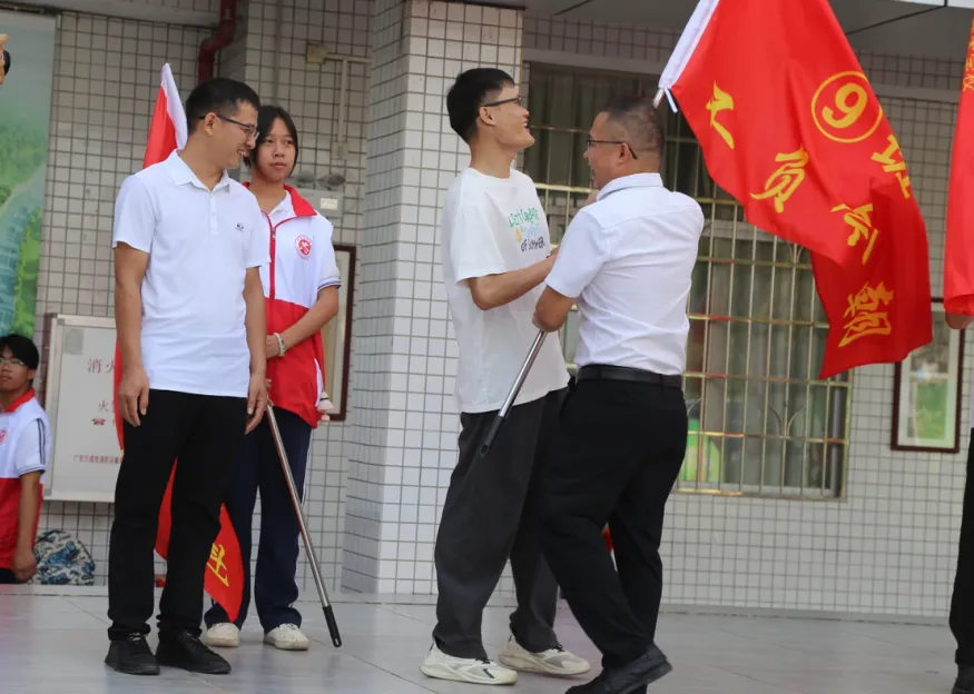 以奋斗赴韶华,凭拼搏赢高考——怀集县职业技术学校隆重举行2027年职教冲刺动员大会-第20张图片-四季读书网 以奋斗赴韶华,凭拼搏赢高考——怀集县职业技术学校隆重举行2027年职教冲刺动员大会-第20张图片-四季读书网