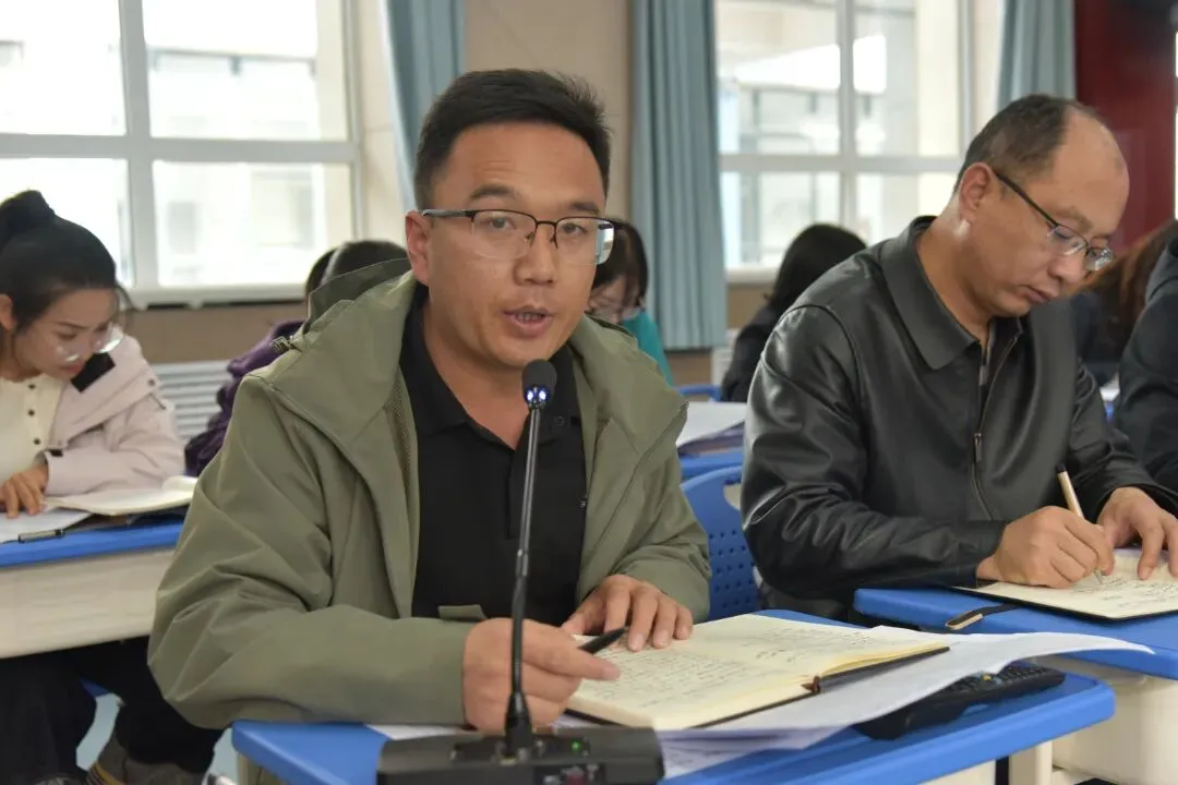 鉴往知来汲经验 凝心砺剑备高考——隆德县中学教育集团召开2027届高三备考研讨会-第8张图片-四季读书网 鉴往知来汲经验 凝心砺剑备高考——隆德县中学教育集团召开2027届高三备考研讨会-第8张图片-四季读书网